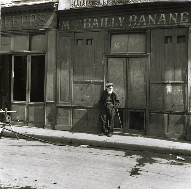 Photo Detail - Fritz Henle - Old Man Waiting, Paris