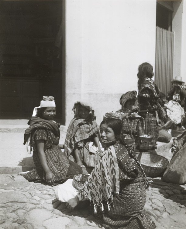 Photo Detail - Pierre Verger - Women of Tonicopan, Guatemala