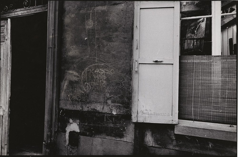 Gjon Mili - Picasso's Studio, Montmartre, Paris