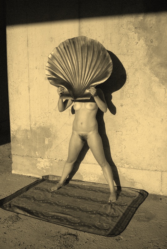 Stanko Abadžic - Female Nude #3 (With Shell)