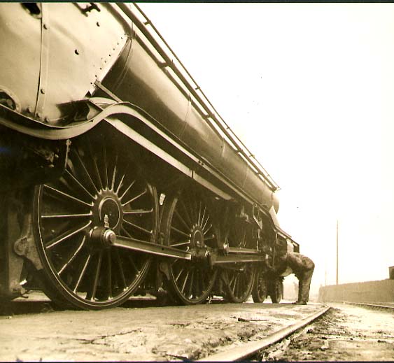 Anonymous - Oiling up One of the Gresley Pacifics Anonymous - Oiling up One of the Gresley Pacifics