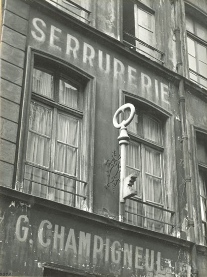 Maurice Georges Chanu - L'Enseigne, Paris (The Sign)